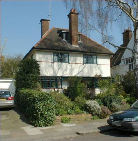 046 Hampstead Way